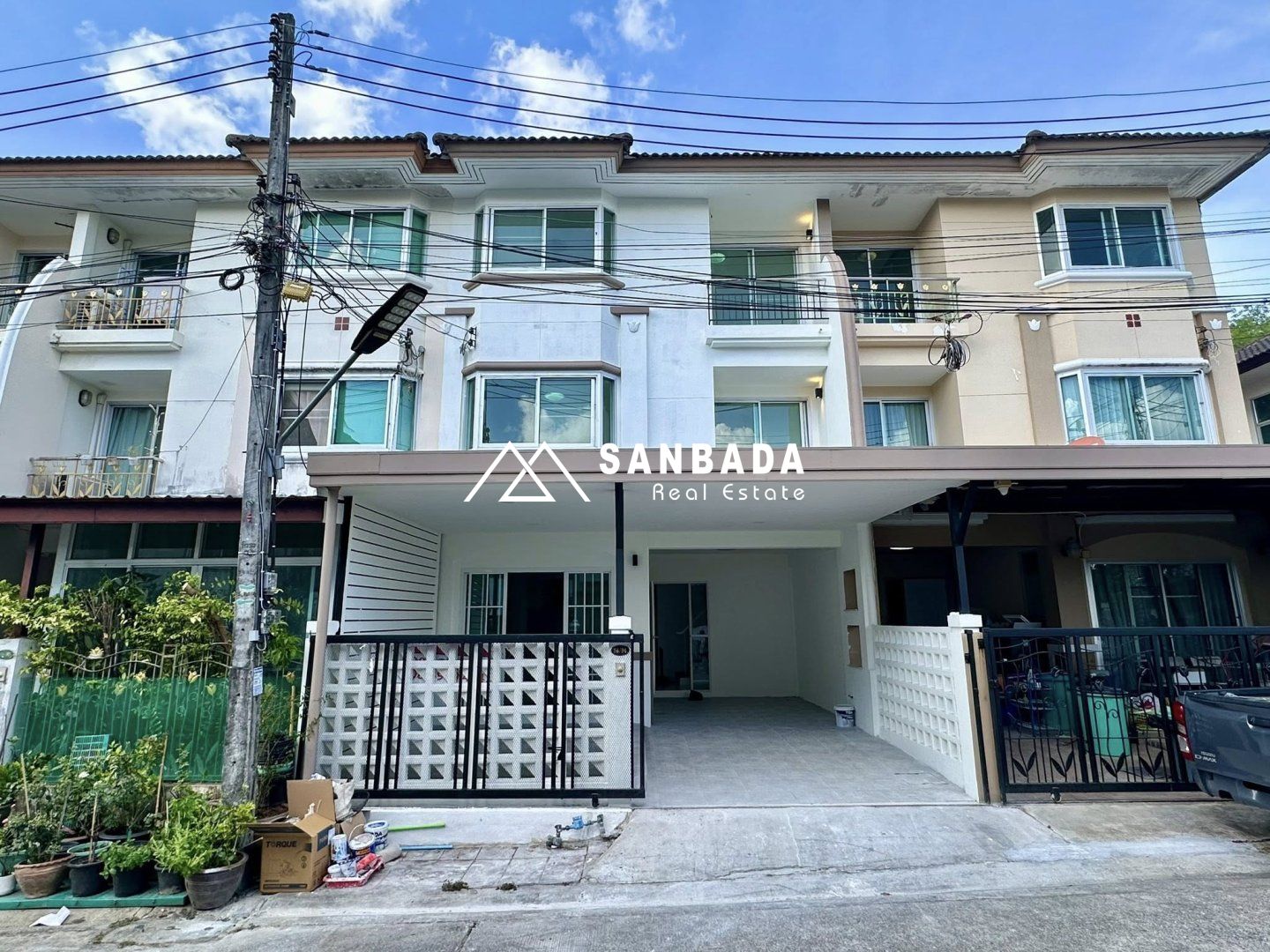 Трехэтажный таунхаус – Supalai City Resort Village | Ratsada