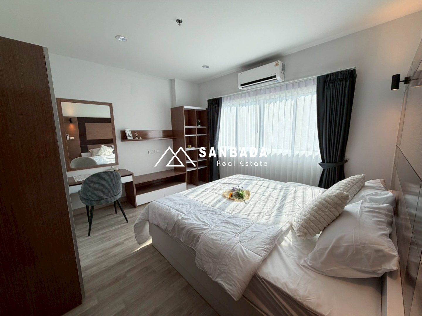 Condo Panasorn Green Place, Ratsada | Corner unit, hundreds of thousands of baht remaining.