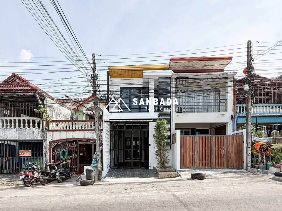 ทาวน์เฮ้าส์ อิรวดี บายพาส รัษฎา | สไตล์ลอฟท์ ทำเลค้าขาย