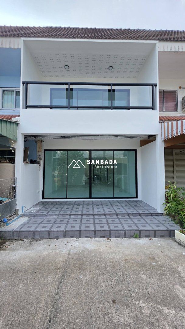 ทาวน์เฮ้าส์ หมู่บ้านสิงห์เทา กะทู้ | รีโนเวทใหม่ หน้าบ้านไม่ชนใคร